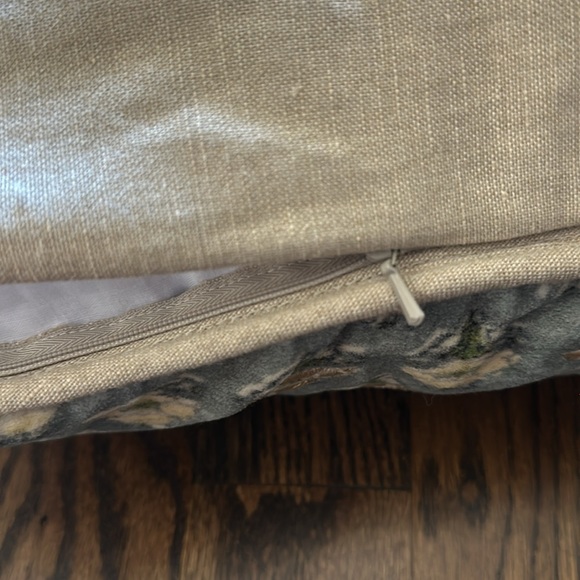 Pottery Barn Emeryk embroidered velvet cotton & linen lumbar pillow 16x26 zip - Picture 6 of 9